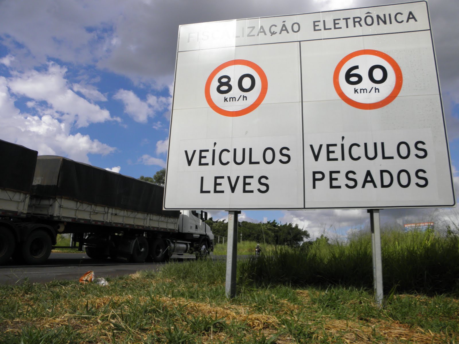 sinalização vertical.jpg